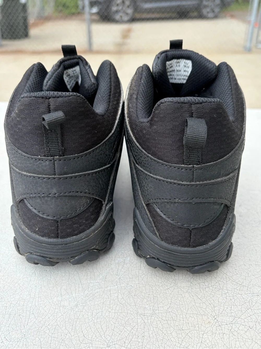 Merrell Boys Size 4.5 Chameleon 7 Access Waterproof Mid Hiking Boots Kids Black